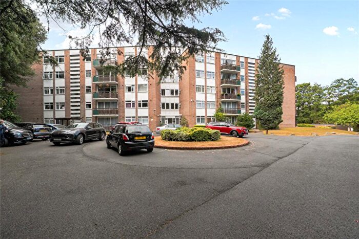 2 Bedroom Flat For Sale In Kemnal Road, Chislehurst, BR7