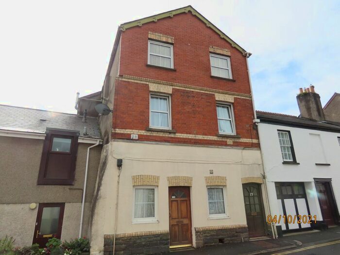 1 Bedroom Flat To Rent In Well Street, Torrington EX38