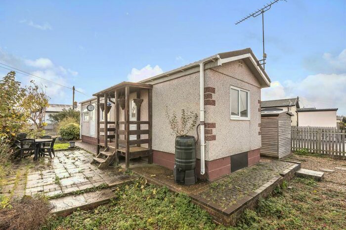 1 Bedroom Park Home For Sale In Whelpley Hill, Buckinghamshire, HP5