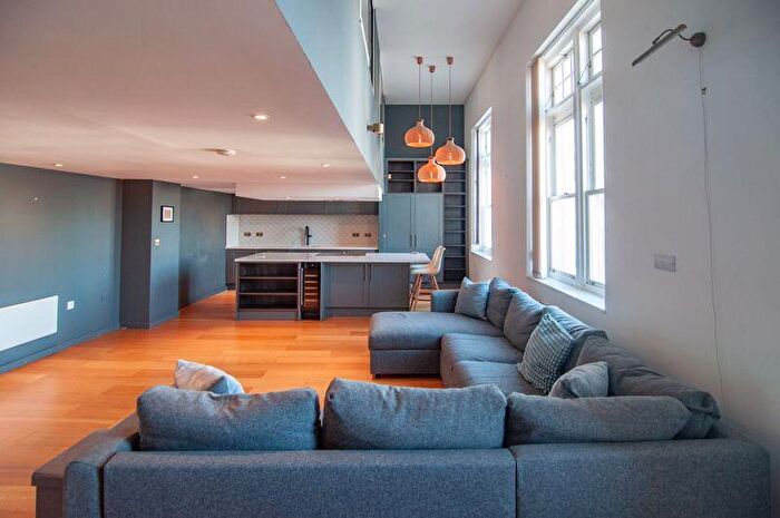 3 Bedroom Apartment To Rent In Unity Street, Bristol, BS1
