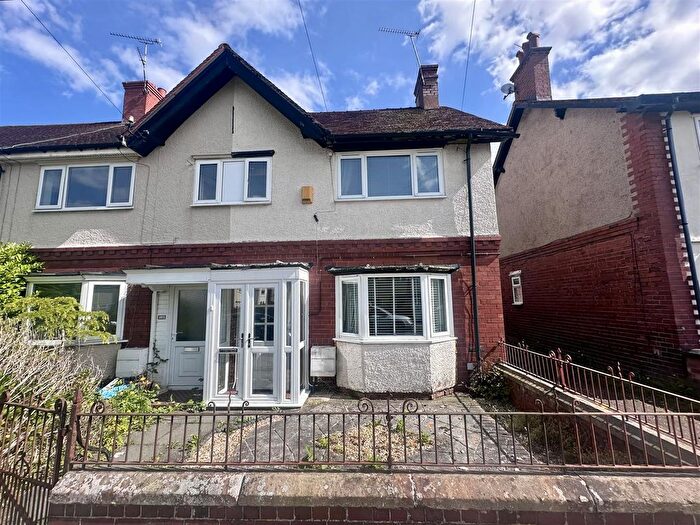 3 Bedroom End Of Terrace House To Rent In Charles Street, Mold, CH7