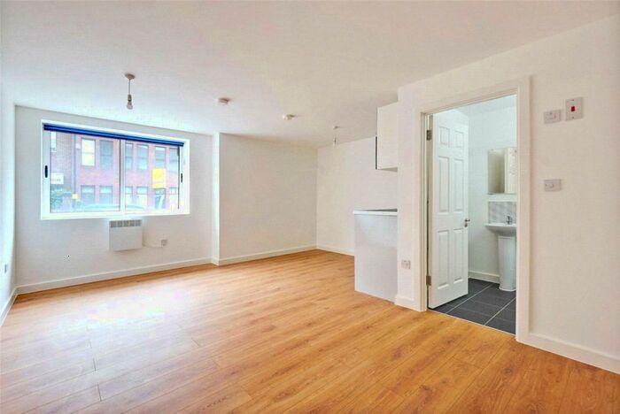 Apartment To Rent In Coronet House, Queen Anne Road, Maidstone, ME14