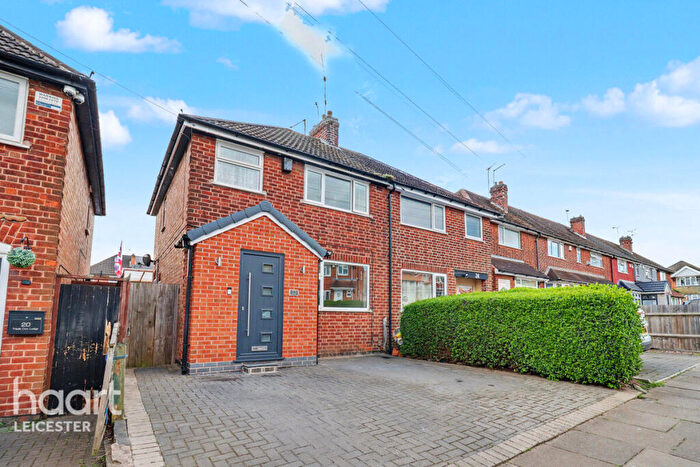 3 Bedroom Semi Detached House For Sale In Somerset Avenue, Leicester, LE4