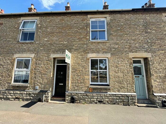 3 Bedroom Terraced House For Sale In Dartmouth Road, Olney, MK46