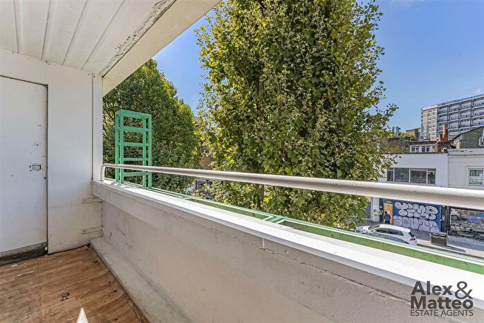 2 Bedroom Flat For Sale In Tawny Way, Surrey Quays, SE16