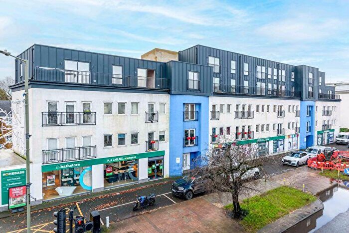 1 Bedroom Flat For Sale In New Zealand Avenue, Walton-On-Thames, KT12