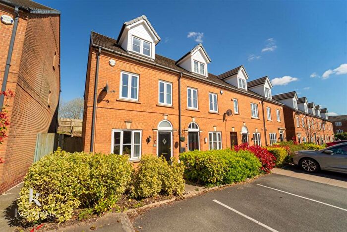 3 Bedroom Town House For Sale In Vanguard Close, Bury, BL8