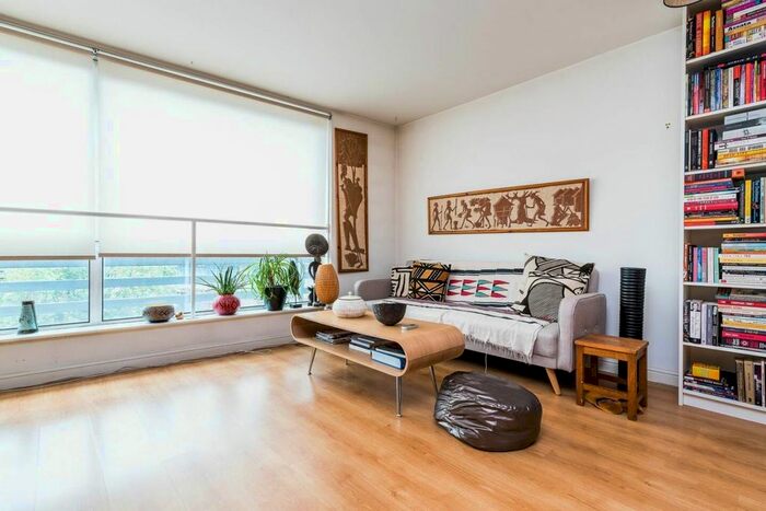 1 Bedroom Flat To Rent In Mare Street, London, E8