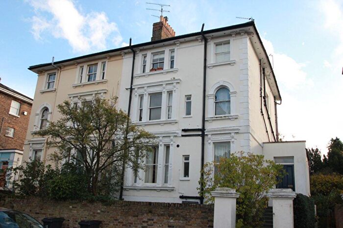 1 Bedroom Apartment To Rent In Uxbridge Road, Kingston Upon Thames, KT1