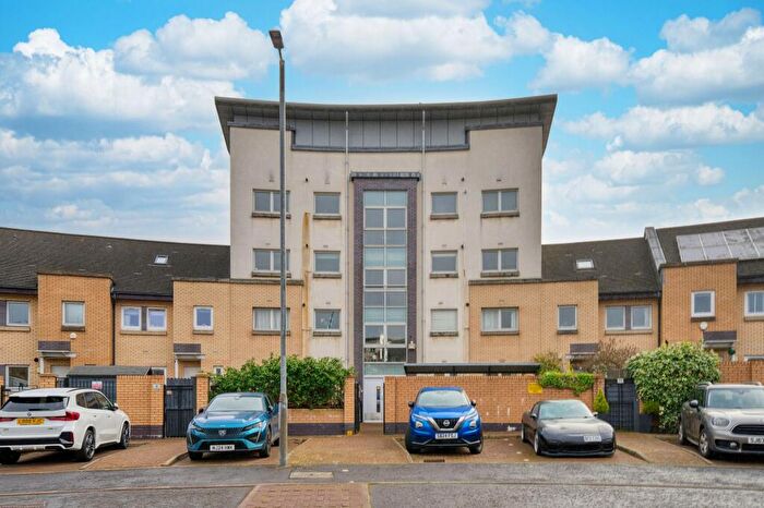 2 Bedroom Flat For Sale In Waterside Place, Flat /, Oatlands, Glasgow, G5