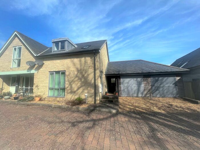 3 Bedroom End Of Terrace House To Rent In High Street Niton, PO38