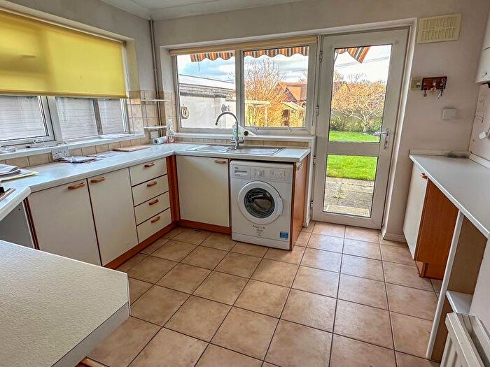 2 Bedroom Semi-Detached House For Sale In Waltham Chase, SO32