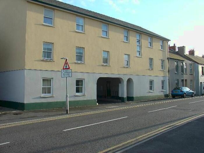 2 Bedroom Flat To Rent In Golygfa Tywi, Priory St, Carmarthen, SA31