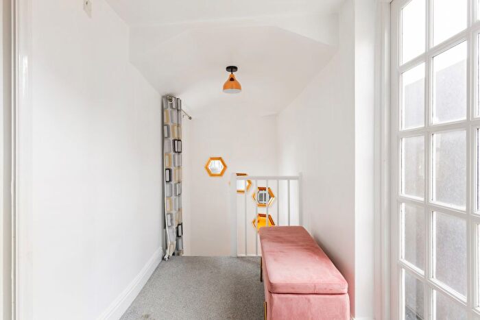 3 Bedroom Flat To Rent In George Street, Oxford, OX1