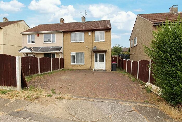 3 Bedroom Semi Detached House For Sale In Hawthorne Avenue, Rawmarsh, Rotherham, S62