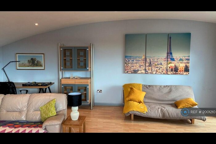 2 Bedroom Penthouse To Rent In Crown Heights, Basingstoke, RG21