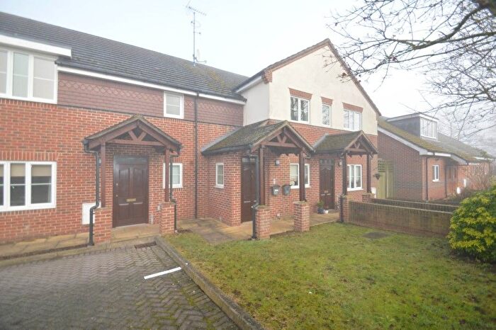 2 Bedroom Flat For Sale In Green Lane, Windsor, SL4