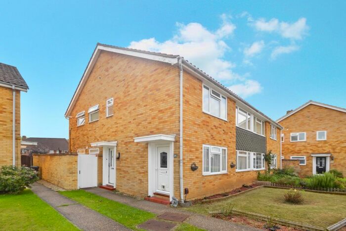 2 Bedroom Maisonette To Rent In Hartford Road, West Ewell, Epsom, KT19