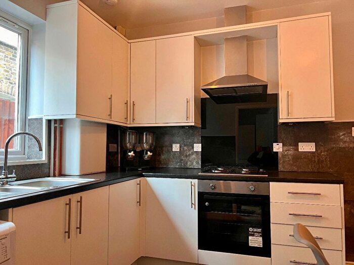 2 Bedroom Maisonette To Rent In Nutwell Street, London, SW17
