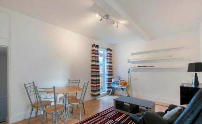 2 Bedroom Flat To Rent In Churchfield Road, London, W3