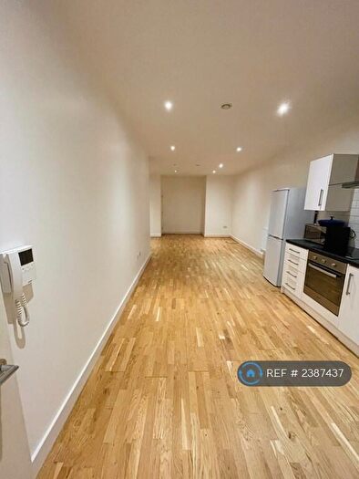 1 Bedroom Flat To Rent In Colne House, London, E1