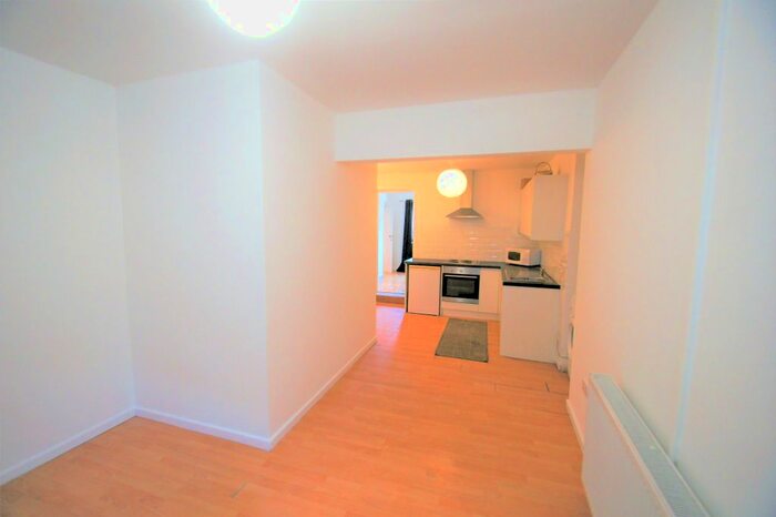1 Bedroom Flat To Rent In Lower Broughton Road, Salford M7