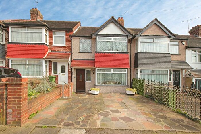 3 Bedroom Terraced House For Sale In Combeside, London, SE18