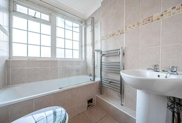 2 Bedroom Apartment For Sale In The Holt, London Road, Morden, SM4