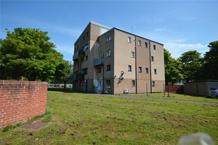 2 Bedroom Flat For Sale In Kersiebank Avenue, Grangemouth, Stirlingshire, FK3