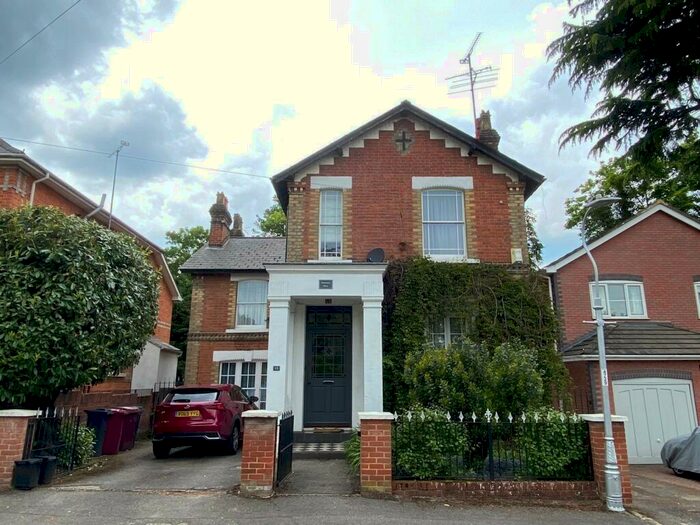 1 Bedroom House To Rent In Brunswick Hill, Reading, Berkshire, RG1