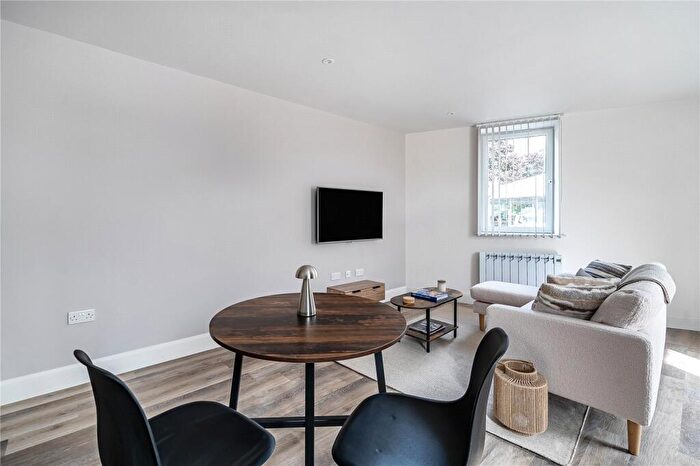 1 Bedroom Flat To Rent In Windsor Way, Aldershot, Hampshire, GU11