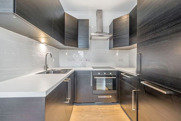 2 Bedroom Flat To Rent In Ladbroke Grove, Notting Hill, London, W11