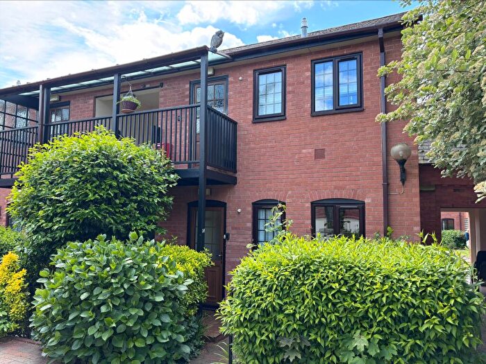 1 Bedroom Flat To Rent In Kinwarton Road Alcester, B49