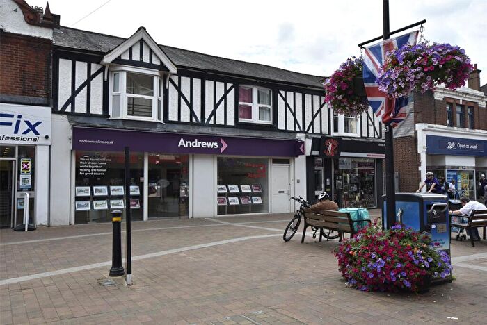 2 Bedroom Apartment For Sale In - High Street, Horley, Surrey, RH6