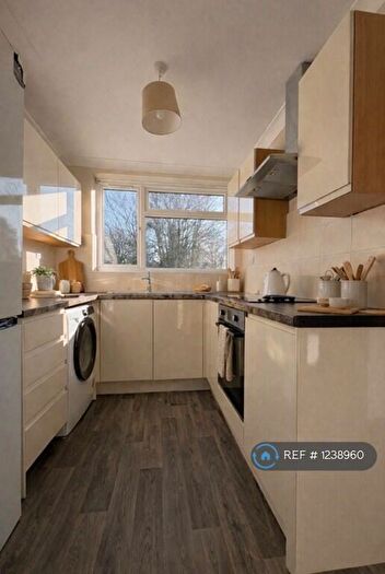 2 Bedroom Flat To Rent In Haig Court, Chelmsford, CM2