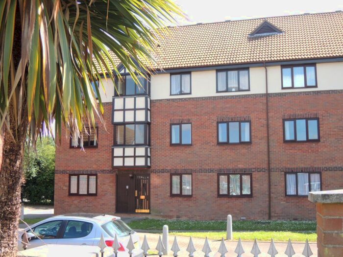 1 Bedroom Flat To Rent In Brinkley Place, Colchester, CO4