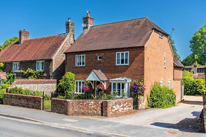 4 Bedroom Detached House For Sale In Rookery Cottage, Bishops Sutton, Alresford, SO24