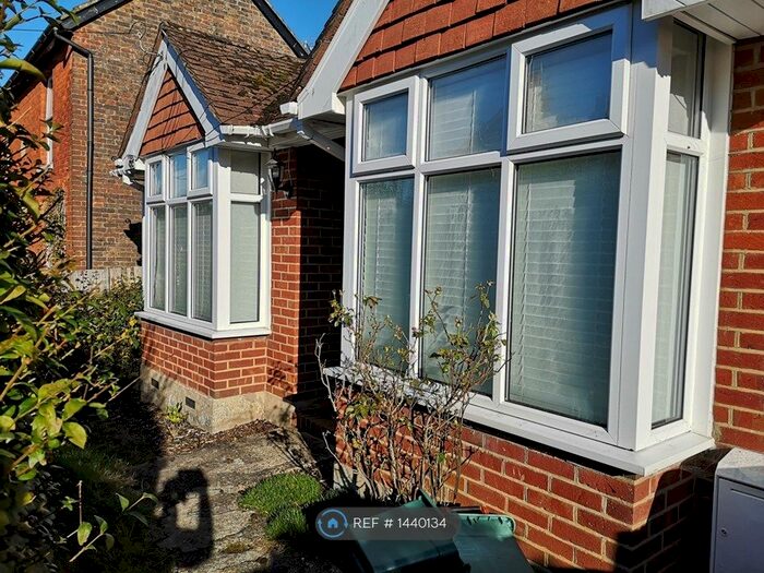 2 Bedroom Bungalow To Rent In Salisbury Road, Langton Green, Tunbridge Wells, TN3