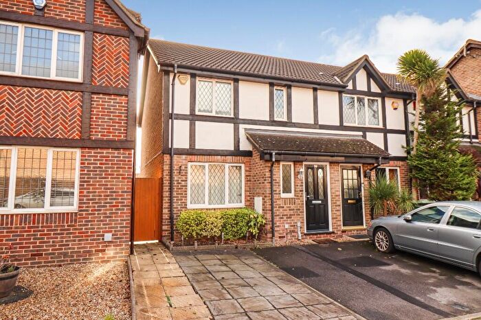 3 Bedroom End Of Terrace House To Rent In Francisco Close, Chafford Hundred, Grays, RM16