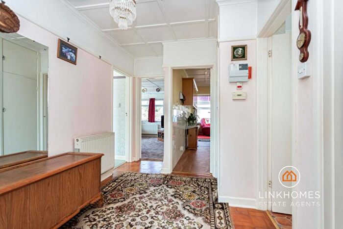 2 Bedroom Detached Bungalow For Sale In Mount Pleasant Drive, Bournemouth, BH8