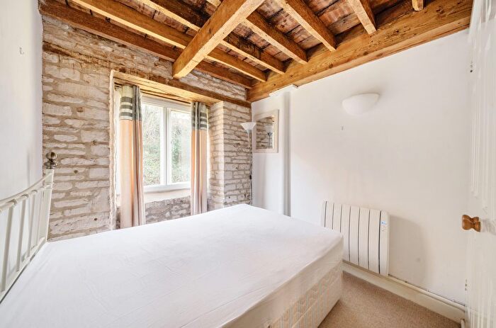 2 Bedroom Flat For Sale In Dunkirk Mills, Inchbrook, Stroud, GL5