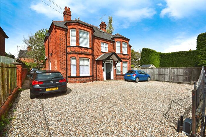 3 Bedroom Apartment For Sale In Glebe Road, Reading, Berkshire, RG2