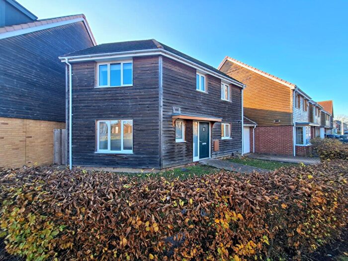 3 Bedroom House To Rent In Darwin Avenue, Dartford, DA1