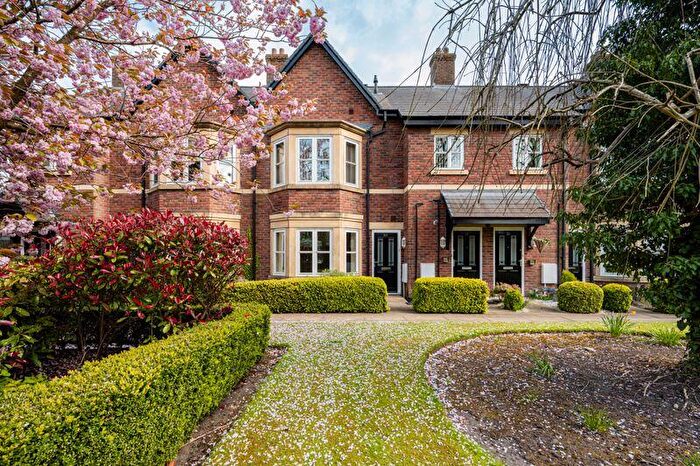 2 Bedroom Flat To Rent In Grammar School Court, Ormskirk, L39