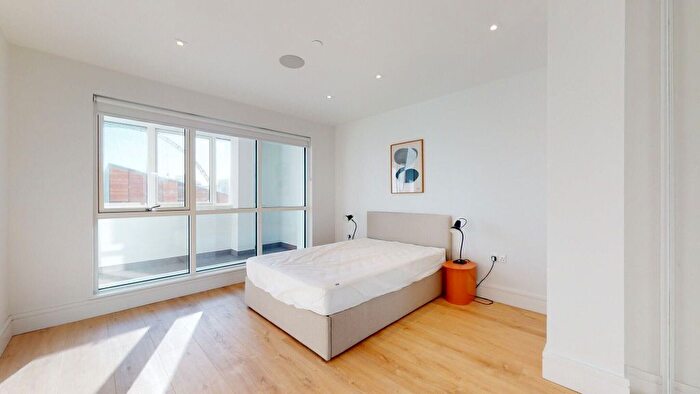 3 Bedroom Flat To Rent In Olympic Way, Wembley, HA9