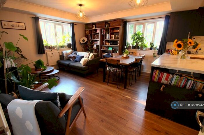 2 Bedroom Flat To Rent In Pennington Court, London, SE16