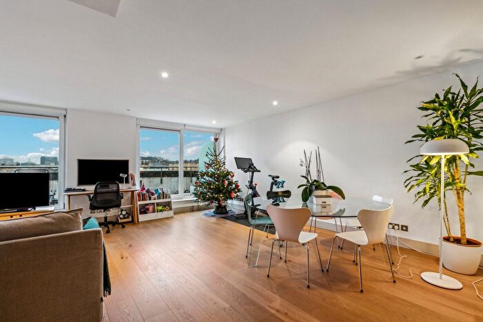 2 Bedroom Flat To Rent In Hereford Road, Westbourne Park, W2