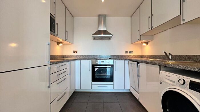 1 Bedroom Flat To Rent In Western Gateway, Royal Victoria, E16