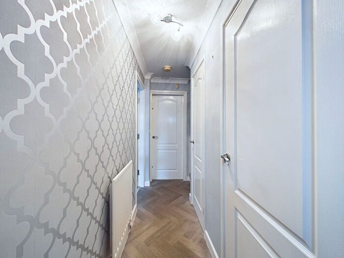 3 Bedroom Town House For Sale In Standhill Road, Carlton, Nottingham, NG4