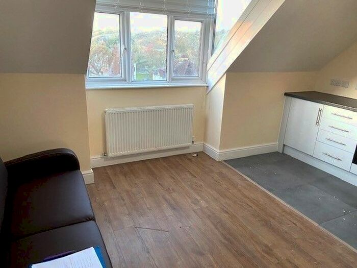 1 Bedroom Flat To Rent In Second Floor Flat, Greenford Road, Sudbury Hill, Harrow, HA1